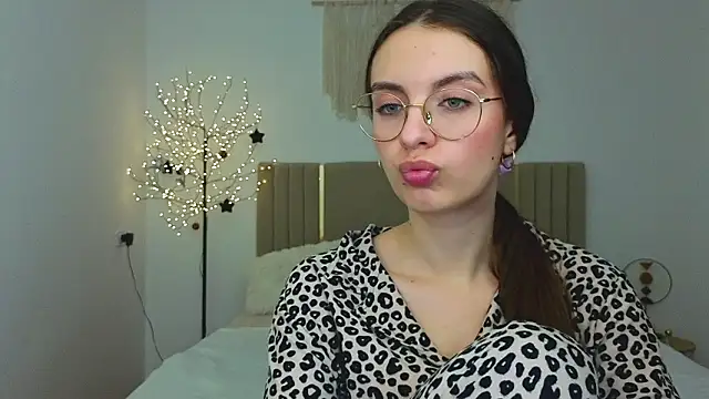 Real_cutie1's cam snapshot