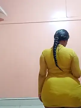 Luciouslips00's cam snapshot