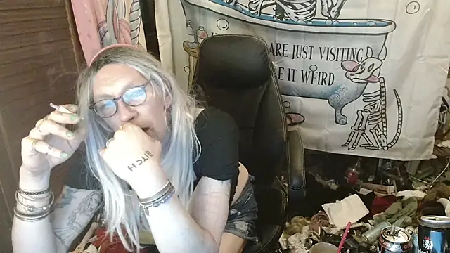 Ombeline1 live sex cam