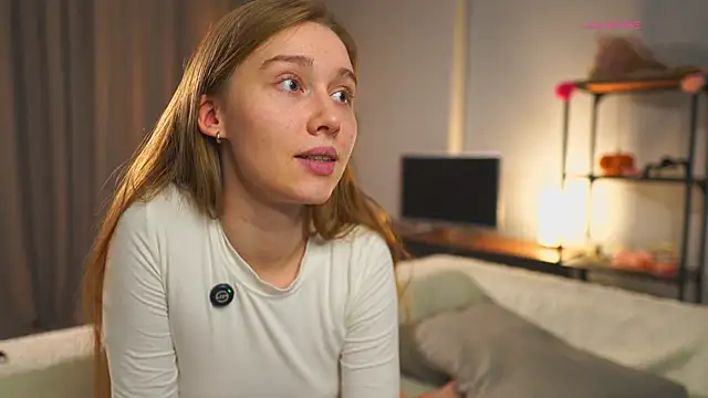 SharaNewbern live sex cam