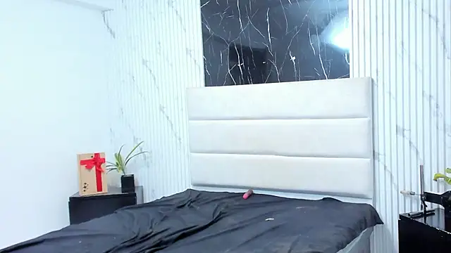 Reginavegaa live sex cam