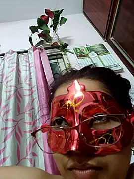 thanusi_2's cam snapshot