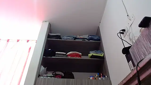 nicolle_milf1978 live sex cam