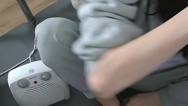 CeriseLapine live sex cam