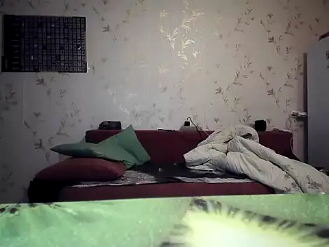 mimimi28's cam snapshot