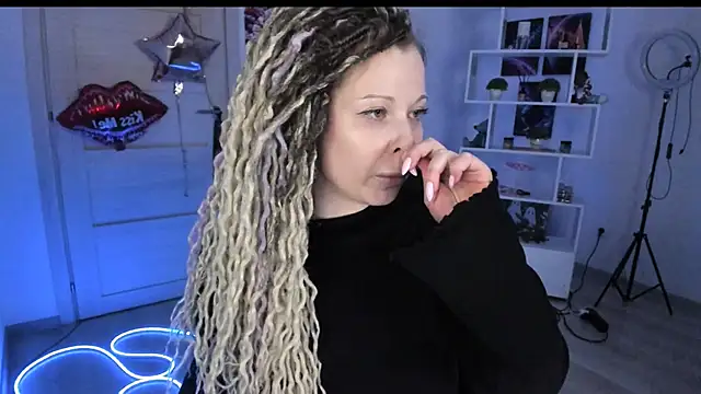 HoneySallyMoore's cam snapshot