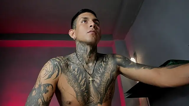 Travistanner_28's cam snapshot