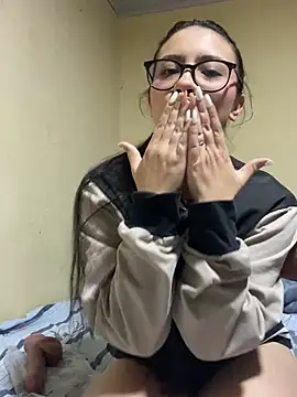 Shayla--broos's cam snapshot