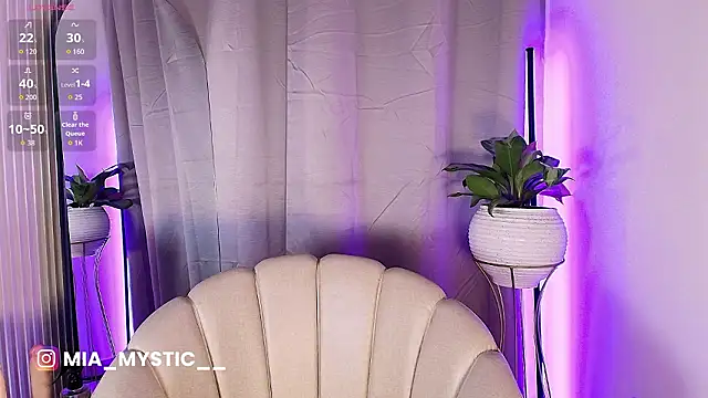 Mia_mystic_'s cam snapshot