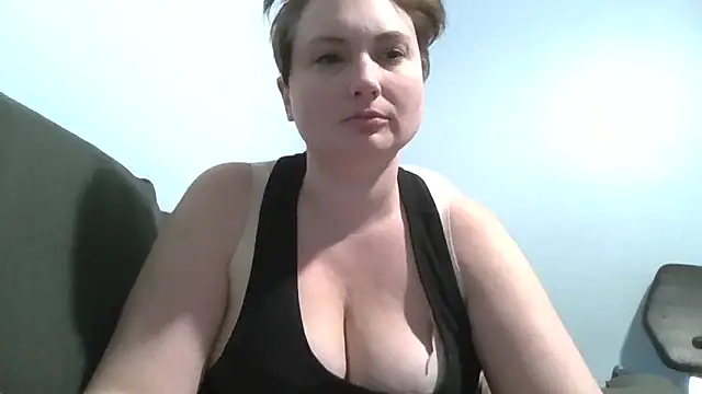 MilfyMrsRobinson live sex cam