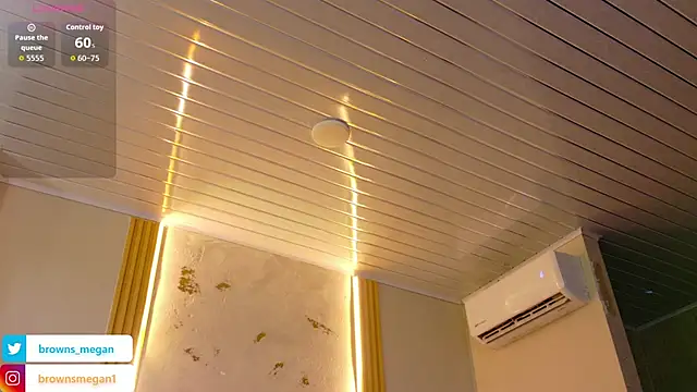 Megan_browns1's cam snapshot