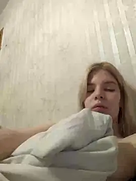 EsterSteele's cam snapshot