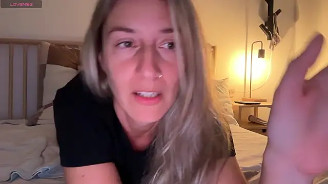 Lunamix's cam snapshot