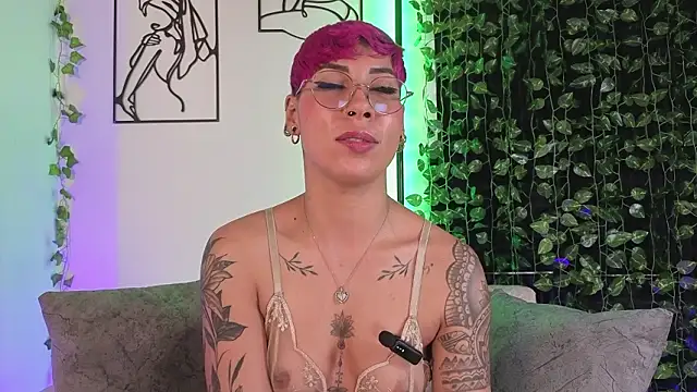 MiaMorgan_'s cam snapshot