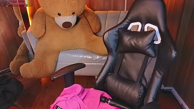 Kitty_fox_b's cam snapshot