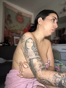 kiaraglam2's cam snapshot