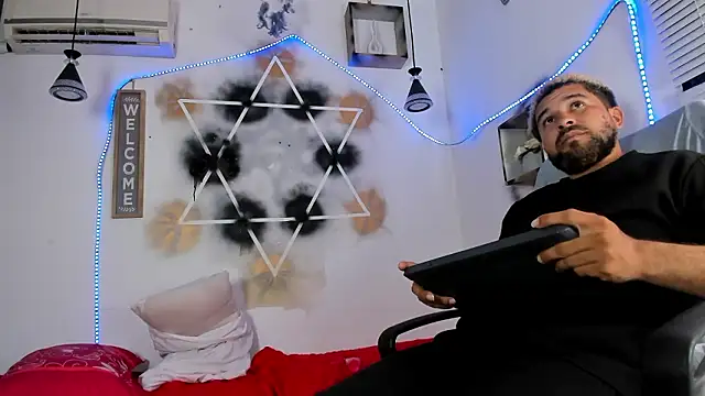 StephaniaAndRandy live sex cam