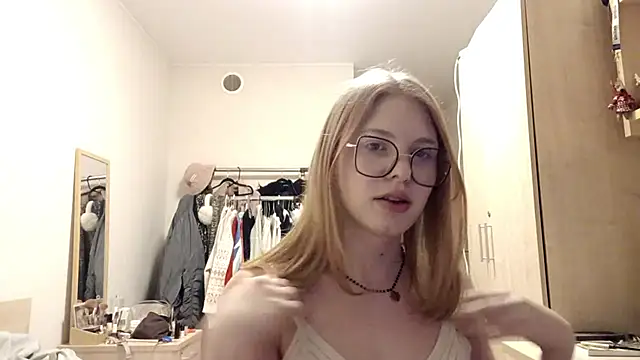 MiaMooon05's cam snapshot