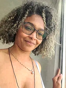 BiiancaEstradaa's cam snapshot