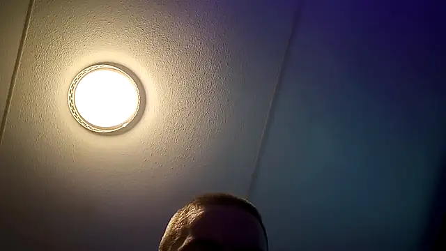 Bi_curious86 live sex cam