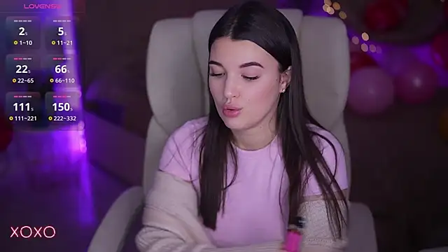 YourLolaBunny's cam snapshot