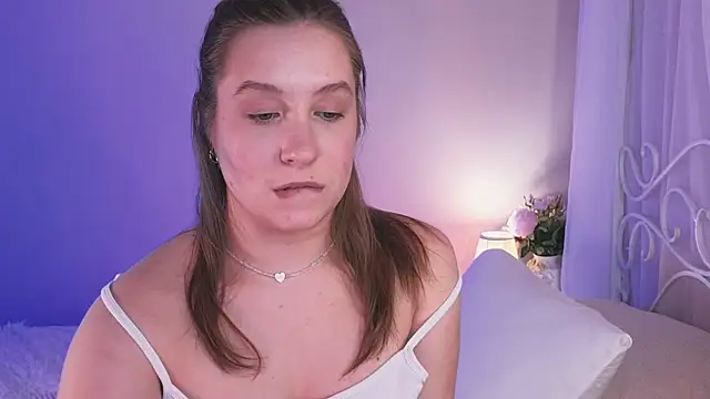 saint_trisha's cam snapshot