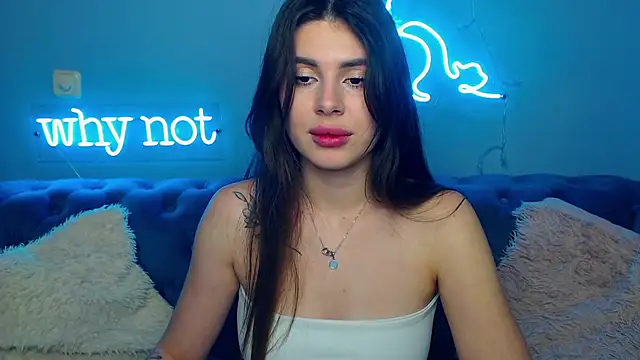 ViollinaLove's cam snapshot