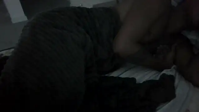 JUNINHOLEKEJR live sex cam