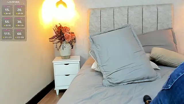 zara_milf's cam snapshot