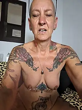 Emma_Milf25's cam snapshot