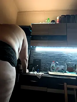 MissSilken live sex cam