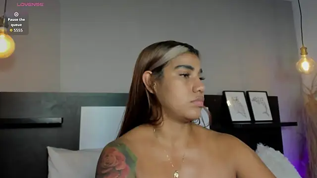 ZarahFoxx live sex cam