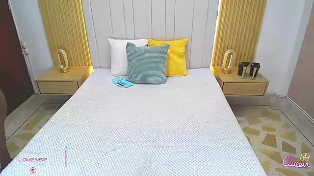 WildScarlet's cam snapshot