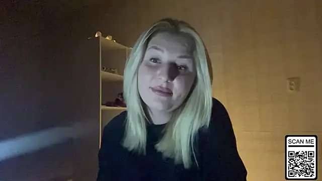 Blondie_xoxoxo's cam snapshot