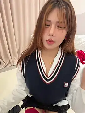 Selenaaaaa- live sex cam