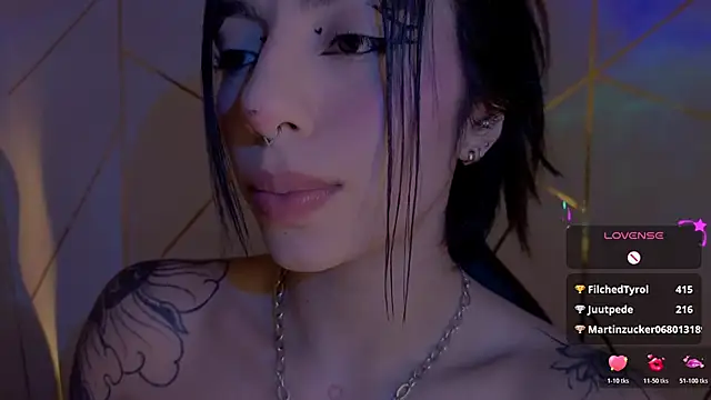 Hollyxx_'s cam snapshot