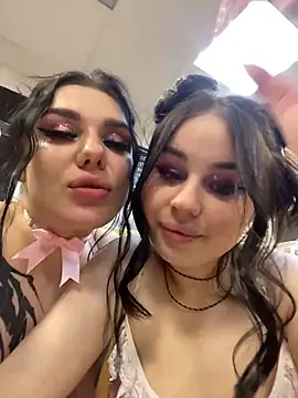 MaeveMoon live sex cam