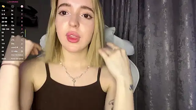 AToriaMuse's cam snapshot