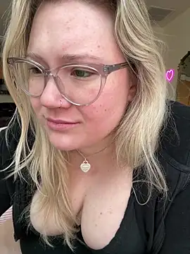 PiggyRose live sex cam