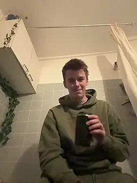 Toyjungee's cam snapshot