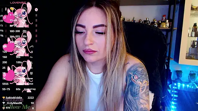 Rania_Stitch's cam snapshot