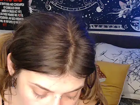 AlienforTwenty's cam snapshot