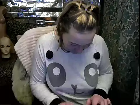 wLESLYMOSw's cam snapshot