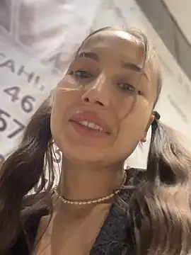 ICrazyOneIRL live sex cam