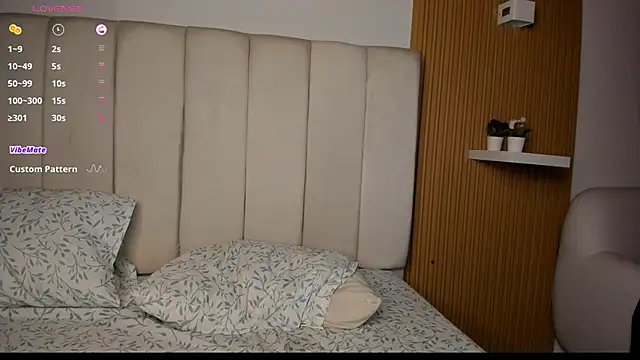 Lunita_naughty live sex cam