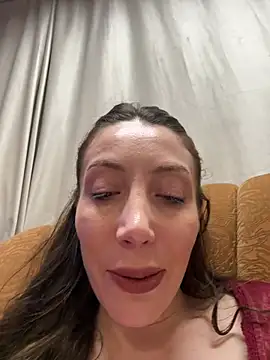 HellaryTourent's cam snapshot