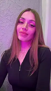 Elizabeth_Tay's cam snapshot