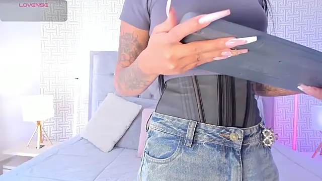 AriRobert_'s cam snapshot