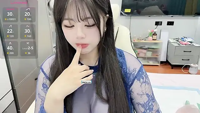 22Momo- live sex cam