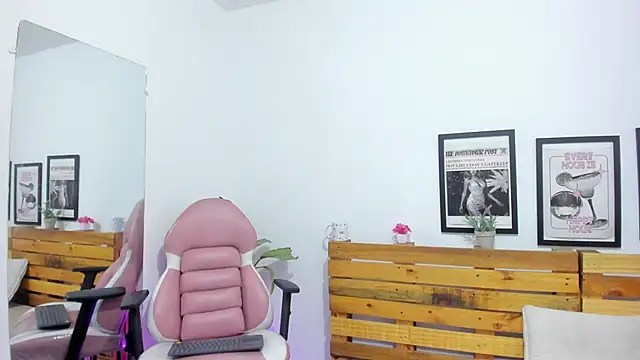 Naughty_Vanessa_'s cam snapshot